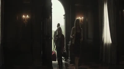 POR UM CORREDOR ESCURO