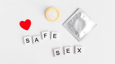 LET'S  TALK ABOUT SAFE SEX AND WHY IT'S INPORTENT TO BE SAFE.