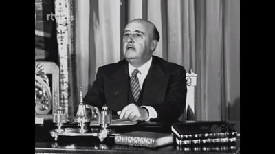 El traidor cambio hasta esos grandes discursos, traicionó a Franco y a todos los españoles .